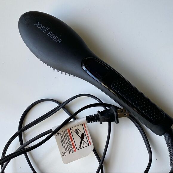 Jose Eber Digital Straightening Brush - Picture 3 of 6